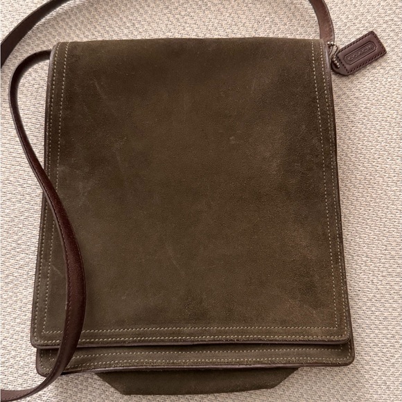 Rare Vintage Coach Olive Suede Leather Crossbody Bag - Picture 3 of 12